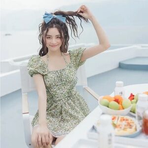 Light green floral swim dress size M attached boy shorts halter top puff sleeves